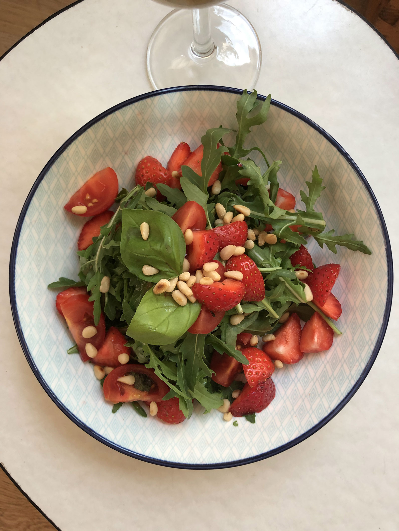 PRIMO #3 - Sommersalat mit Erdbeeren, Tomaten, Minze und Basilikum